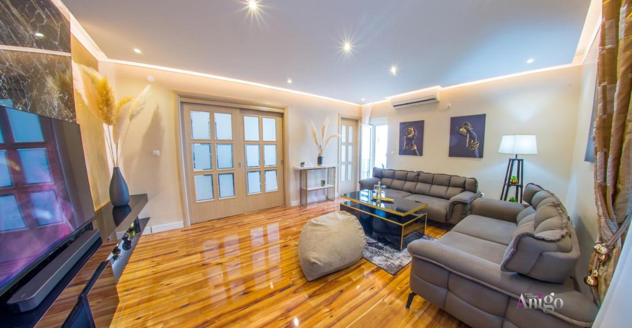 Luxury Apartment Black And Gold Мостар Екстериор снимка