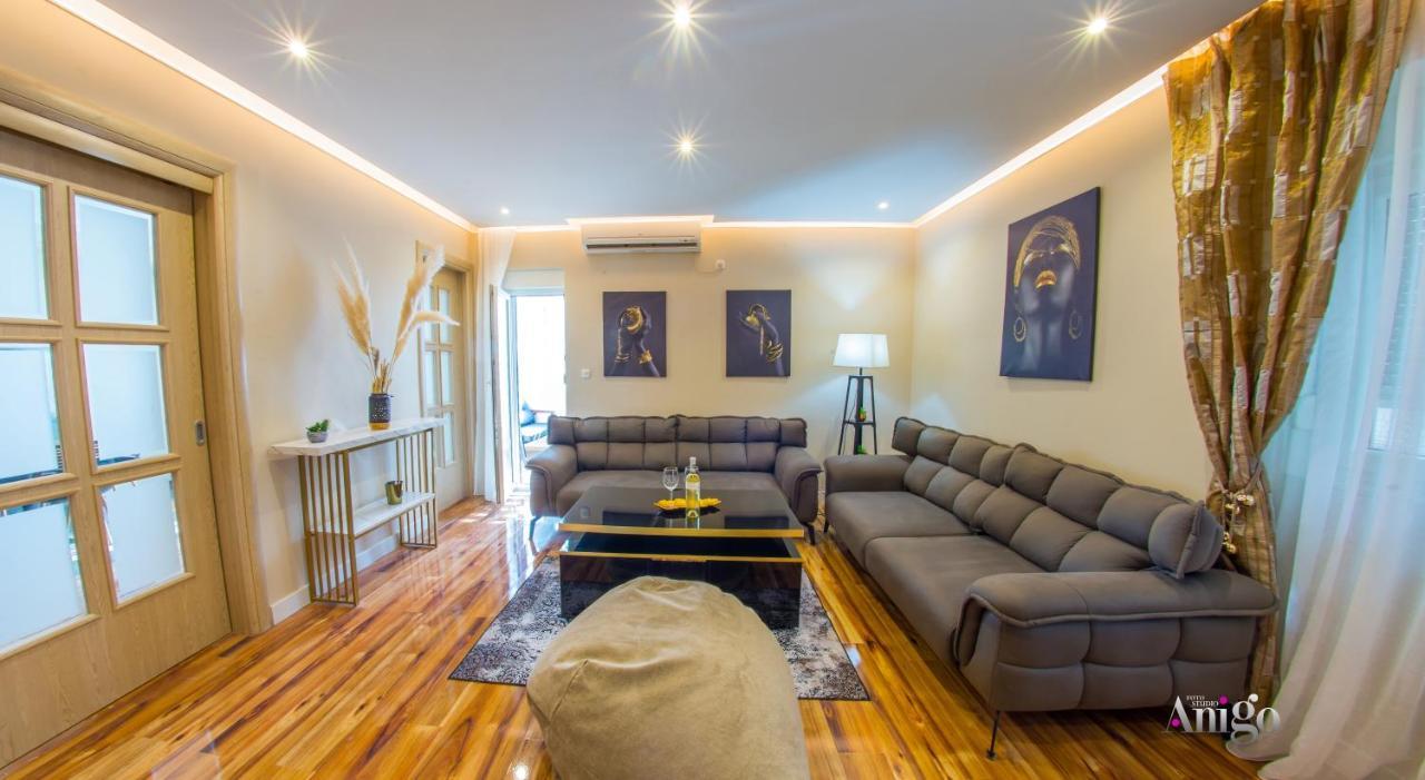 Luxury Apartment Black And Gold Мостар Екстериор снимка