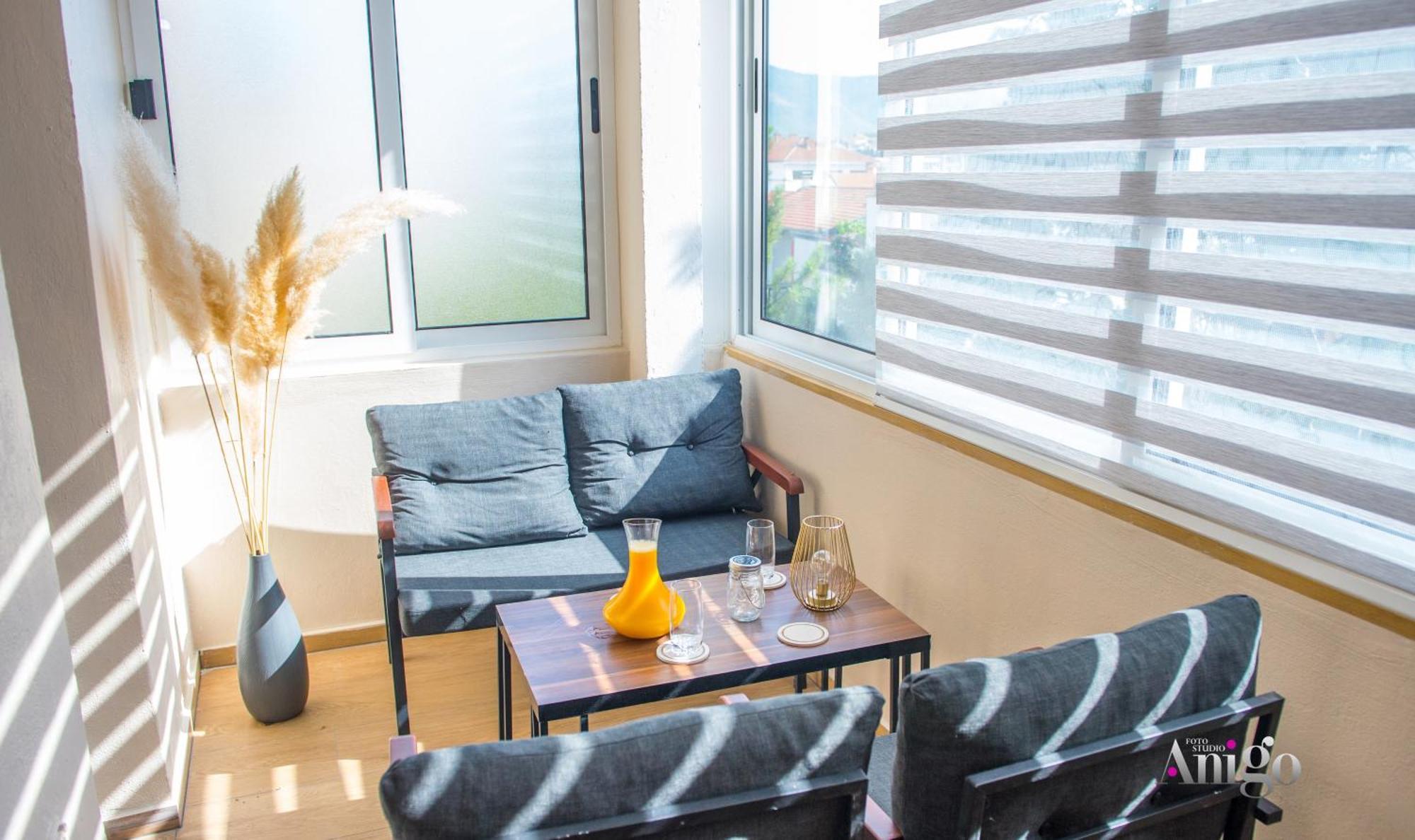 Luxury Apartment Black And Gold Мостар Екстериор снимка