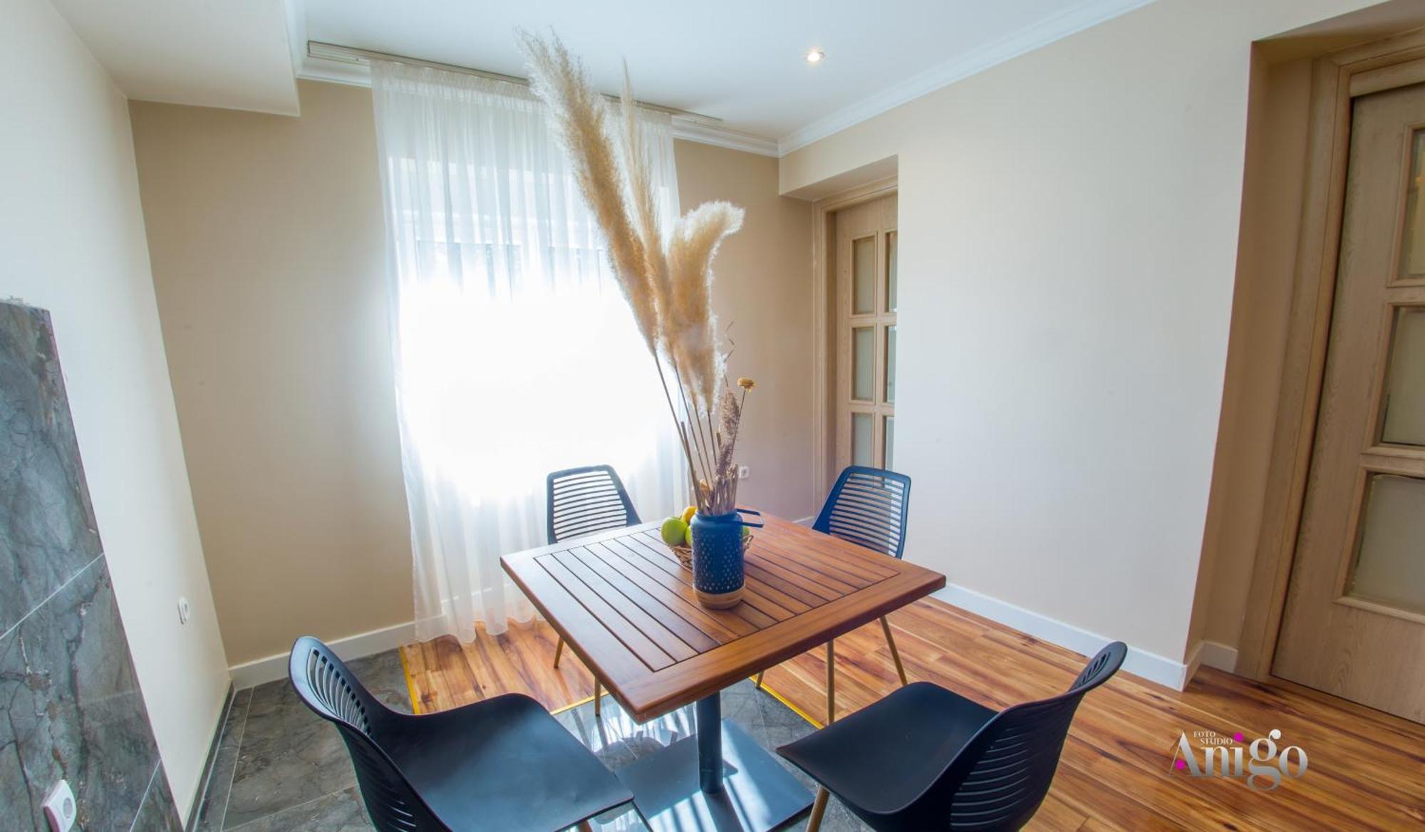 Luxury Apartment Black And Gold Мостар Екстериор снимка